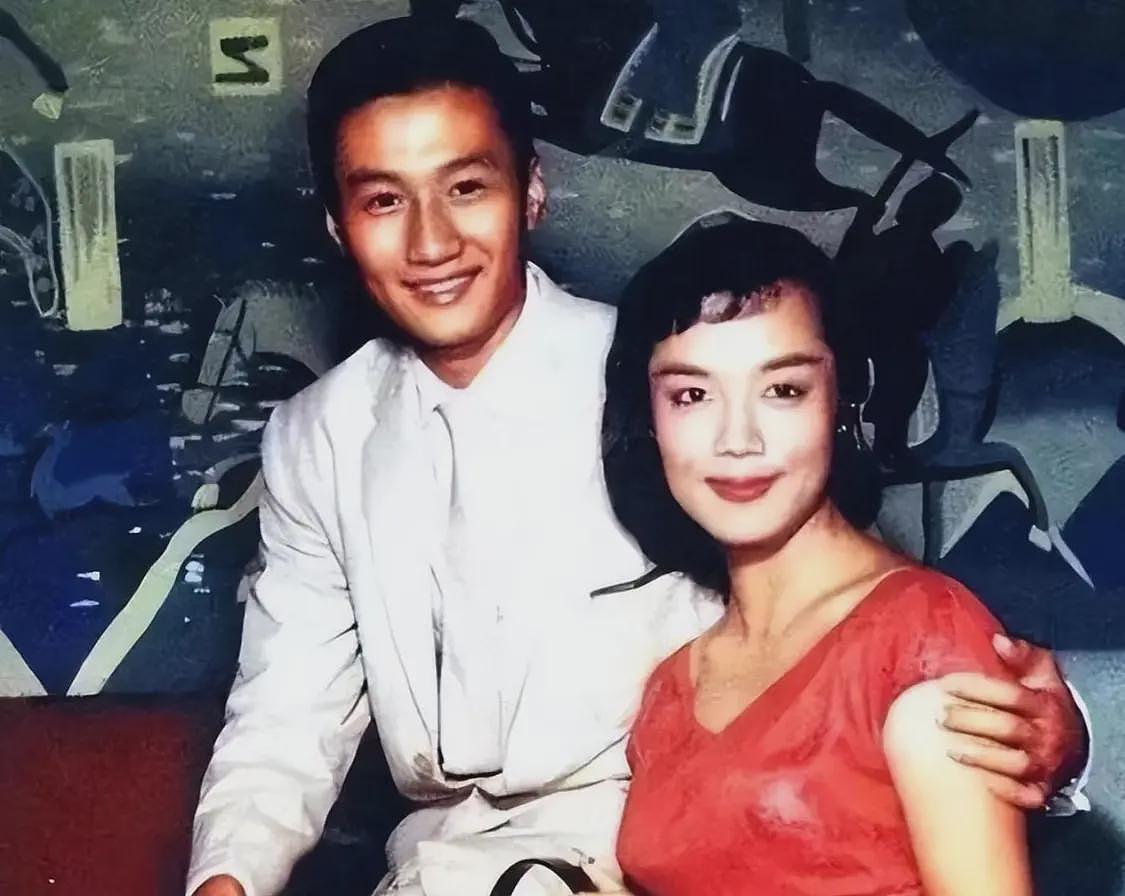 风流程度不输谢贤,曾一年换七个男友,未婚生女,如今42岁无人敢娶(组图) - 10