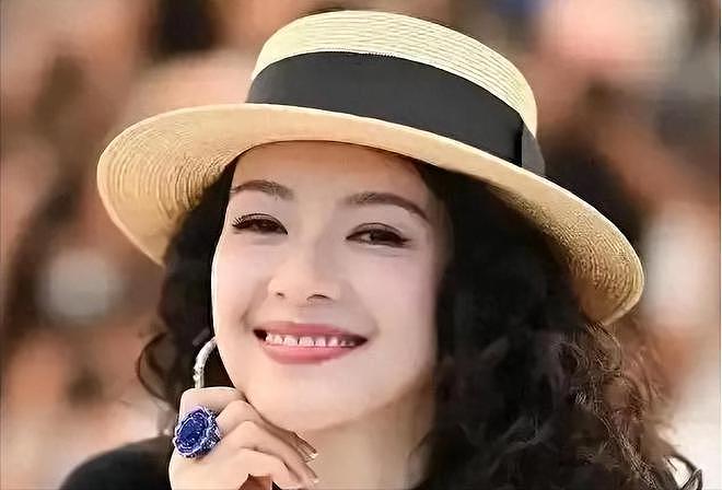 章子怡离婚两年不回娘家过年,只是因为这四个字,意外牵连陈乔恩(组图) - 11