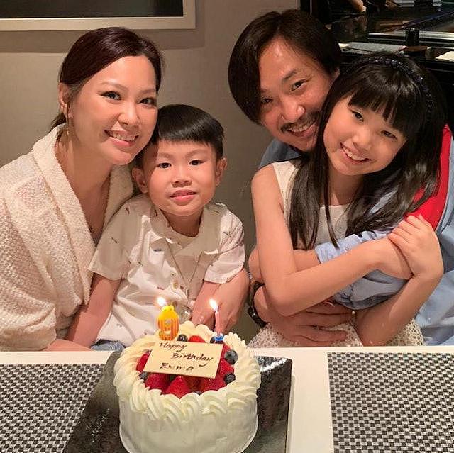 郑中基现身法院,疑似为子女抚养权,夫妻离婚财产做分割(组图) - 5