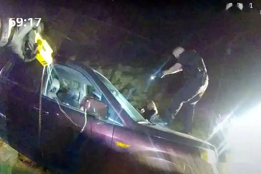 新西兰小伙打911求救，却被连开5枪击毙！开枪警察首次开口…（组图） - 14