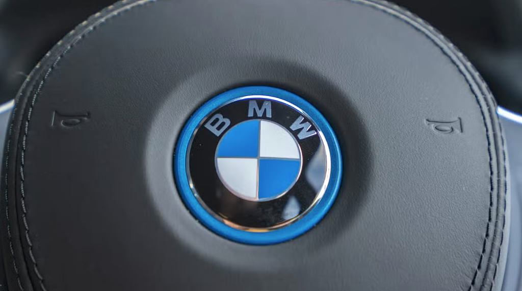 存火灾隐患!BMW在澳召回数百辆2024-2025款车型(图) - 1