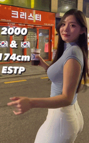 【美女】1米74美女网红,身材超正颜值高,小蛮腰大长腿(组图) - 1