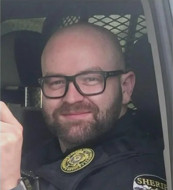新西兰小伙打911求救，却被连开5枪击毙！开枪警察首次开口…（组图） - 15