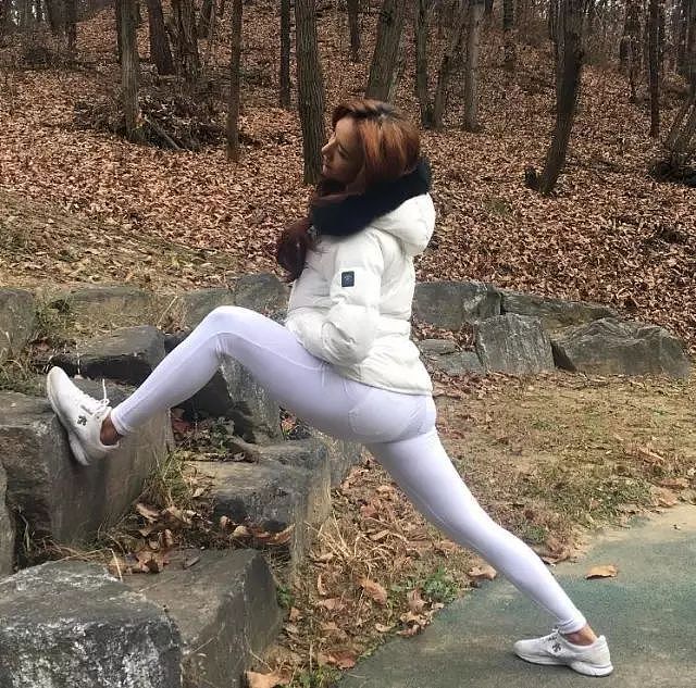【美女】她被网友盛赞为“亚洲第一美臀”:38岁的年龄,18岁的身体(组图) - 26
