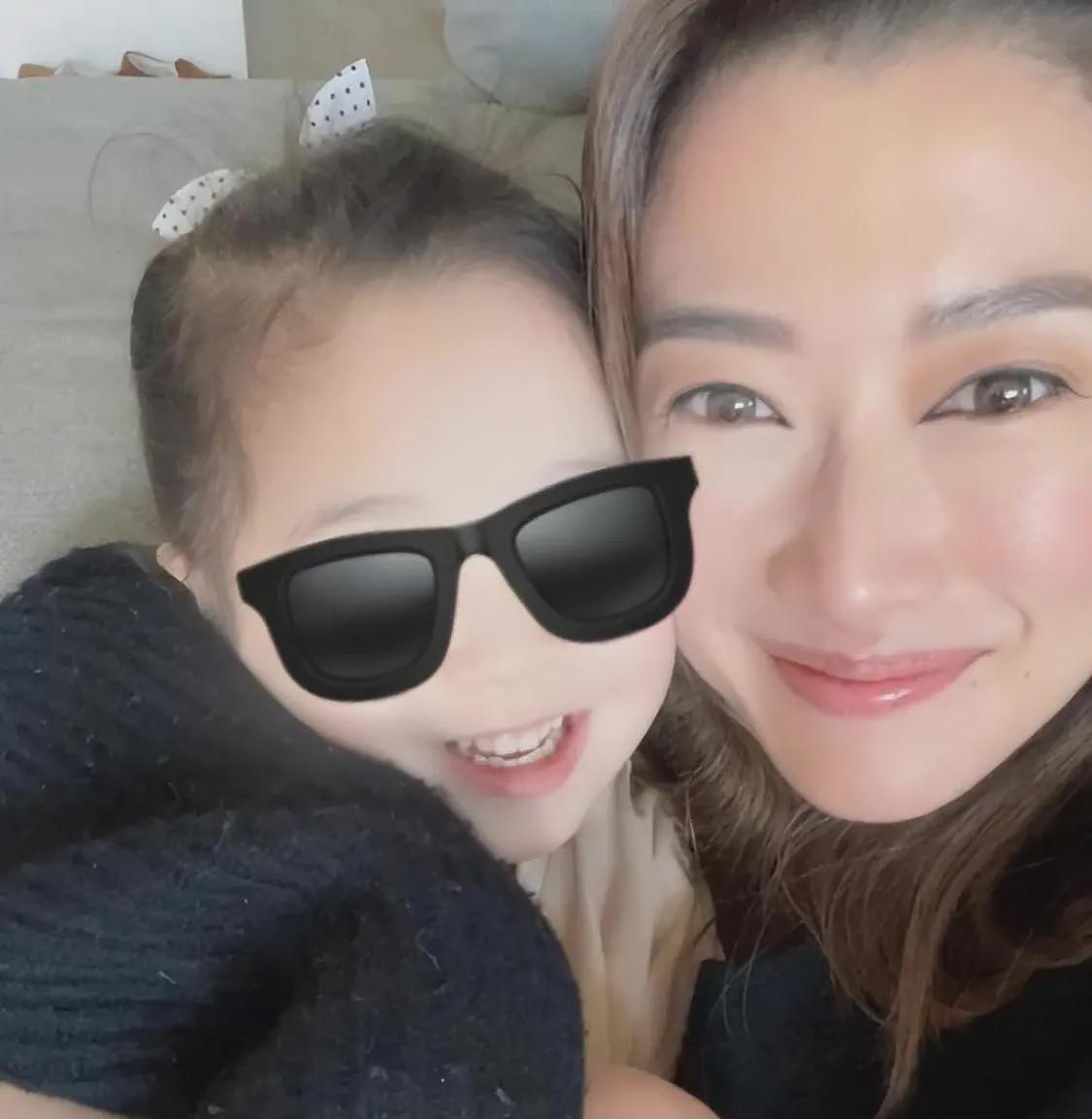 风流程度不输谢贤,曾一年换七个男友,未婚生女,如今42岁无人敢娶(组图) - 29