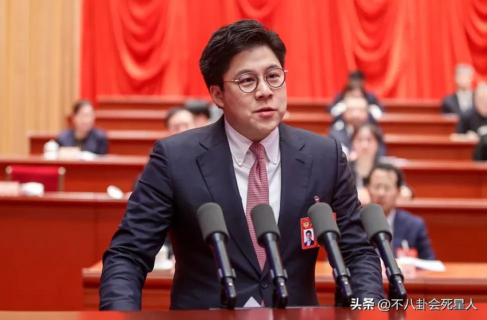 同样生了十几个子女，为何霍家和赌王家族差别那么大（组图） - 11