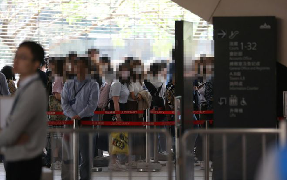 日本男星涉非礼中国女翻译案开庭，含泪否认犯罪，掩面痛哭身体颤抖（组图） - 6