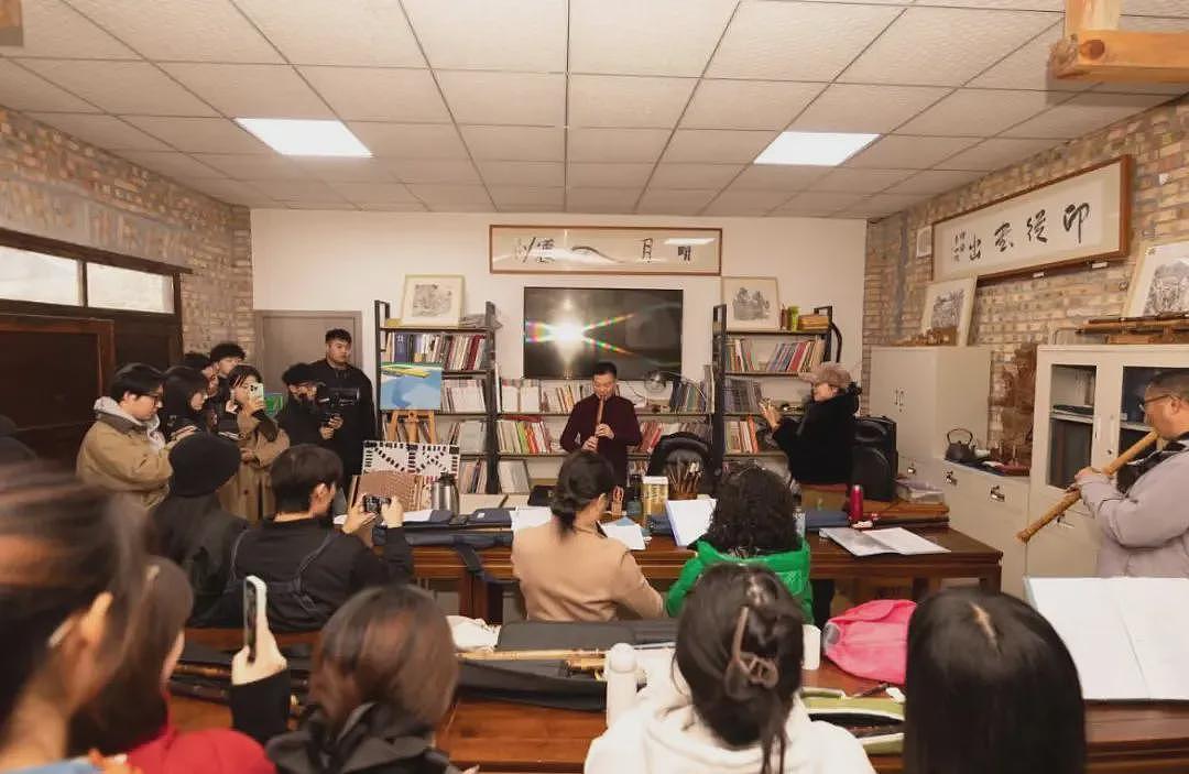 30岁进“青年限定养老院”,50一天我都后悔了(组图) - 6