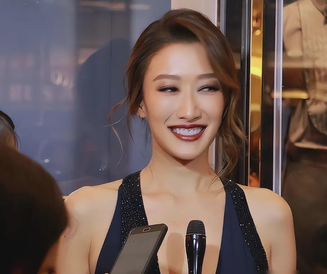 风流程度不输谢贤,曾一年换七个男友,未婚生女,如今42岁无人敢娶(组图) - 34
