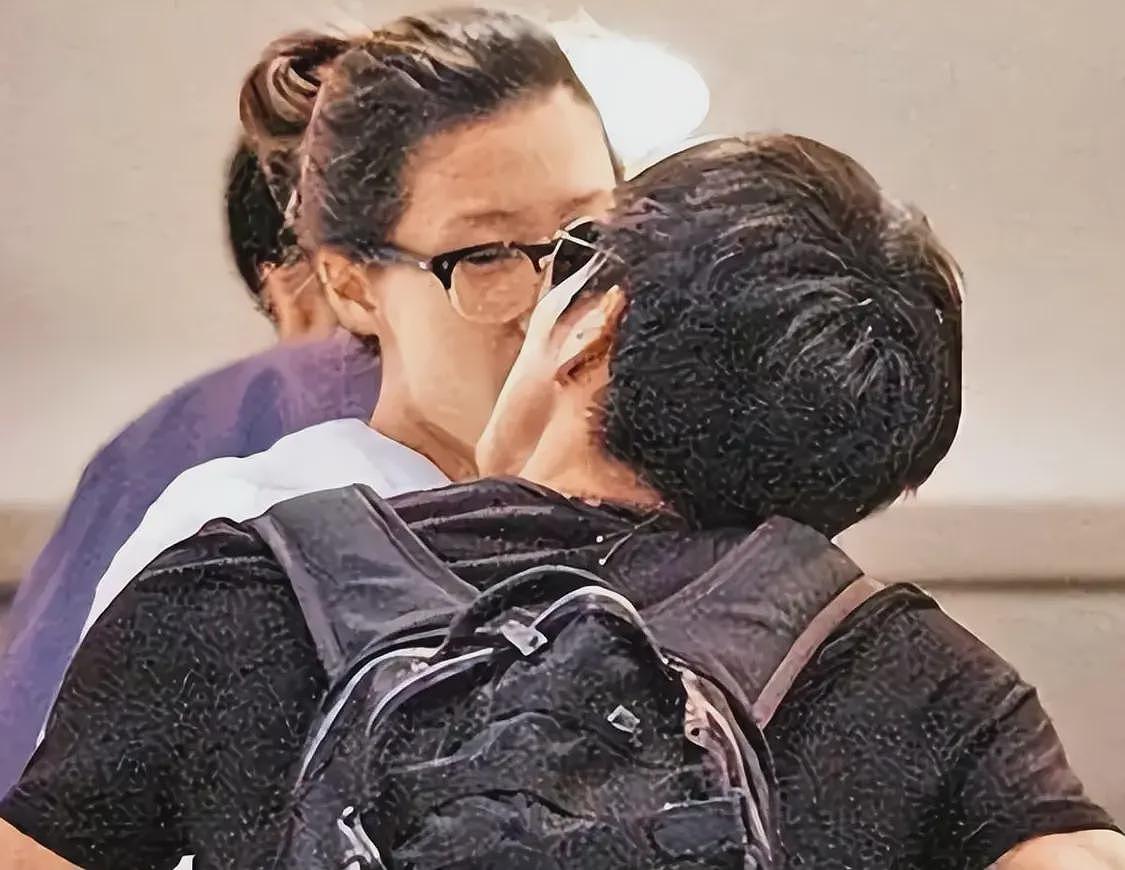 风流程度不输谢贤,曾一年换七个男友,未婚生女,如今42岁无人敢娶(组图) - 20