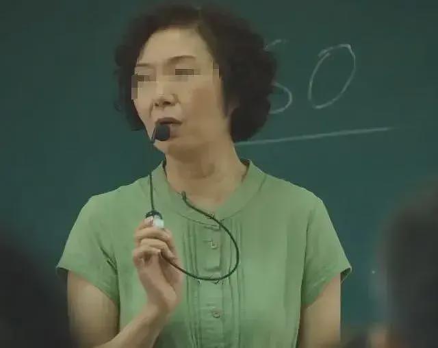 北京女教授在家“养病”整整10年，民警破门后，当场愣在原地（组图） - 2
