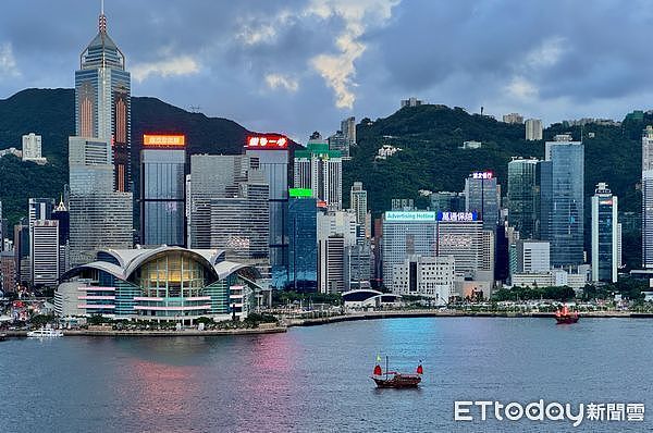 绝不代收关税!香港邮政即日起停收寄往美国普通包裹(组图) - 1
