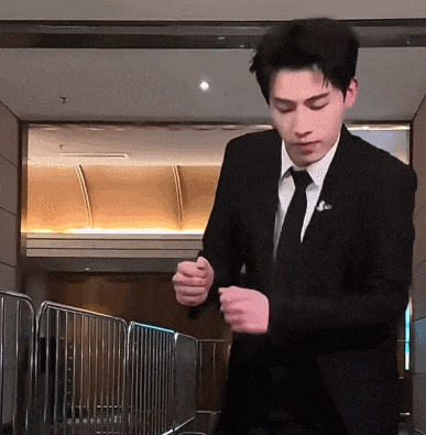 “内娱第一丑男”被骂三天后，意外全网爆红：越看他越帅...（组图） - 40