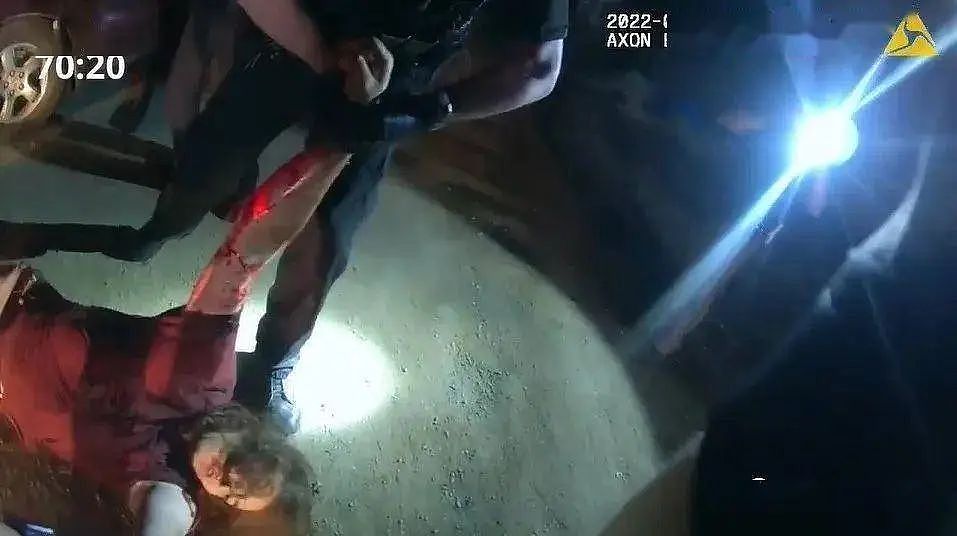 新西兰小伙打911求救，却被连开5枪击毙！开枪警察首次开口…（组图） - 11