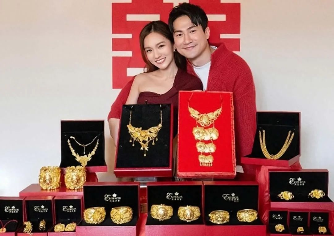 恭喜!TVB富二代男星郭子豪婚礼在即,与高颜值港姐恋爱六周年晒古典婚纱照(组图) - 1