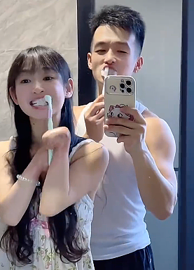 福建00后无手女孩怀孕遭恶评“生怪胎”，丈夫怒斥网暴者：谨言慎行，好自为之！（组图） - 4