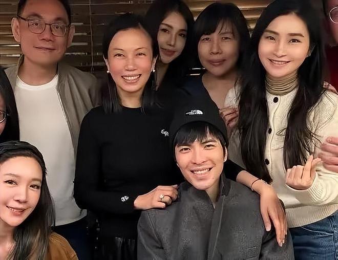 萧敬腾豪宅宴客,请大厨上门做铁板烧,林有慧喝到微醺脸通红(组图) - 12