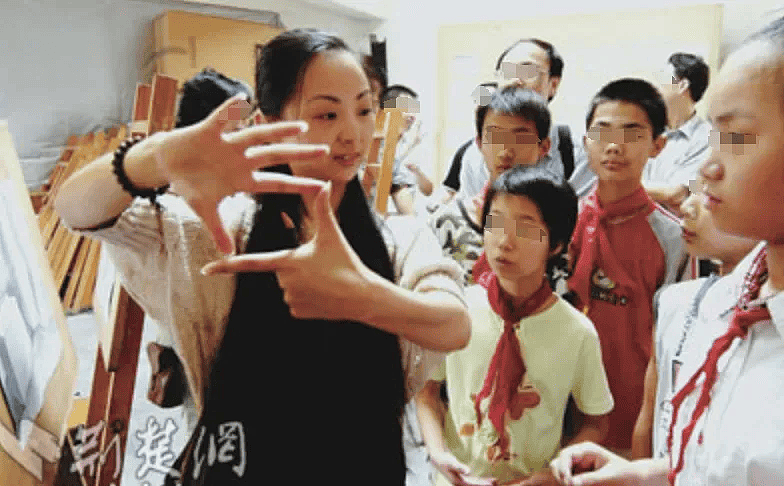 曾因“千手观音”一夜成名！20年后她活成了这样...（组图） - 13
