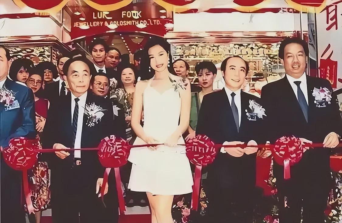 人前是玉女，人后是欲女，港姐冠军杨宝玲被丈夫爆料一周要10次（组图） - 15