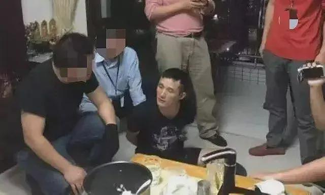 大毒枭房产七折起拍，房内挂“户主已枪决”条幅，竟无一人参与（组图） - 3