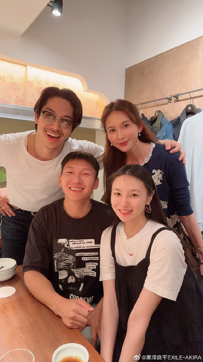 林志玲夫妇和阿如那夫妇四人聚会同框，林志玲50岁状态引热议（组图） - 4