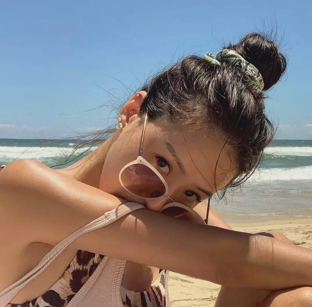 【美女】哇塞！台湾第一名媛太会玩，把老公熬成爹，这身材简直“鲨”疯了（组图） - 3