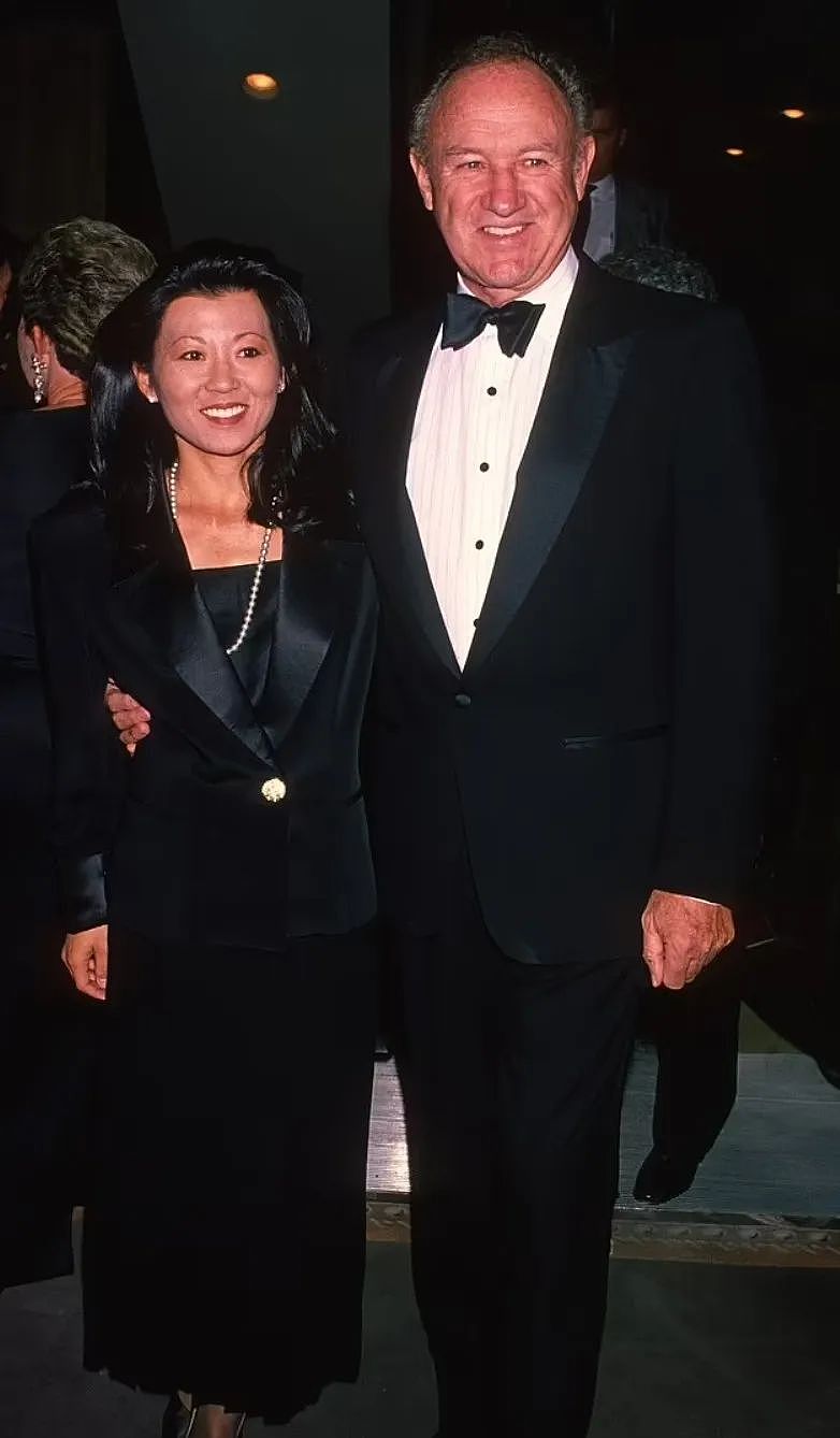 现场视频曝光！好莱坞影帝夫妇豪宅内离世，死亡一周才被发现，原因竟是…（组图） - 1