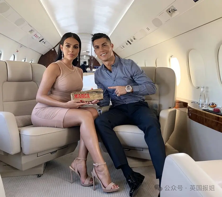 C罗9年女友公开逼婚?男方前脚说“感觉未到”,她后脚秀超大钻戒!网友:给5个娃当妈该给承诺(组图) - 13