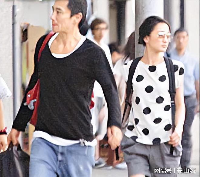 50岁周迅“丁克“半辈子，把7个男人当儿戏，如今一幅人体画上千万（组图） - 32