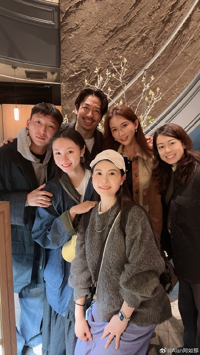 林志玲夫妇和阿如那夫妇四人聚会同框，林志玲50岁状态引热议（组图） - 3