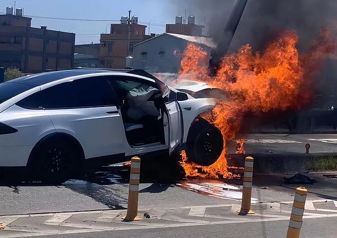 首提不起火不爆炸,“最严电池安全标准”加速技术洗牌(图) - 1