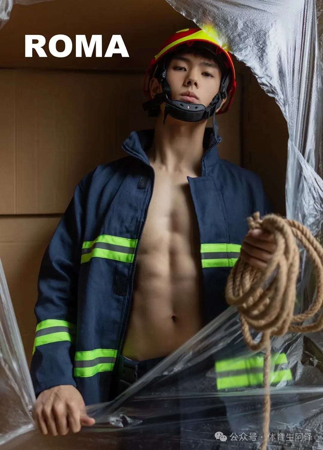 【帅哥】188cm极品黑皮体育生，因一张肌肉写真爆火全网，超百万关注...（组图） - 2