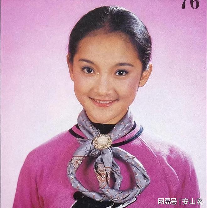 50岁周迅“丁克“半辈子，把7个男人当儿戏，如今一幅人体画上千万（组图） - 3