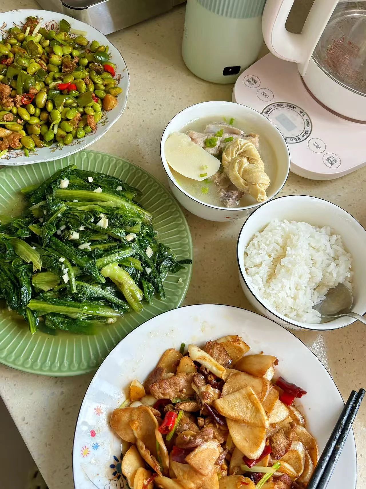 国内年轻人请阿姨上门做饭，比外卖便宜（组图） - 5