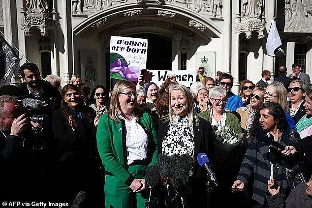 JK罗琳迎来迟到的胜利?英国司法拨乱反正,英国女性定义被统一!(组图) - 3