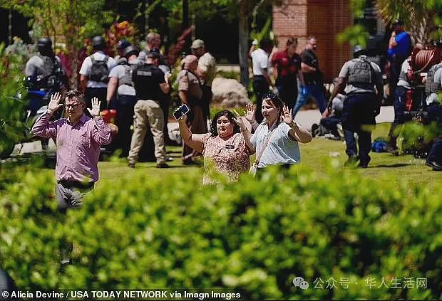 开悍马校园扫射!美国佛州州立大学爆校园枪击致2死5伤,落网20岁枪手为副警长儿子(视频/组图) - 2