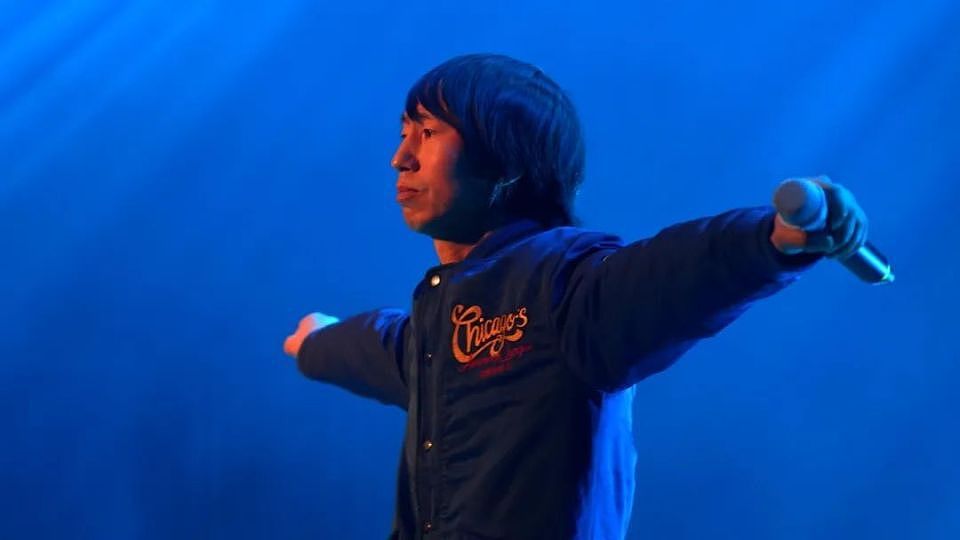 被围观的庞麦郎：2700元的背包，和一场“不专业”的演出（组图） - 14
