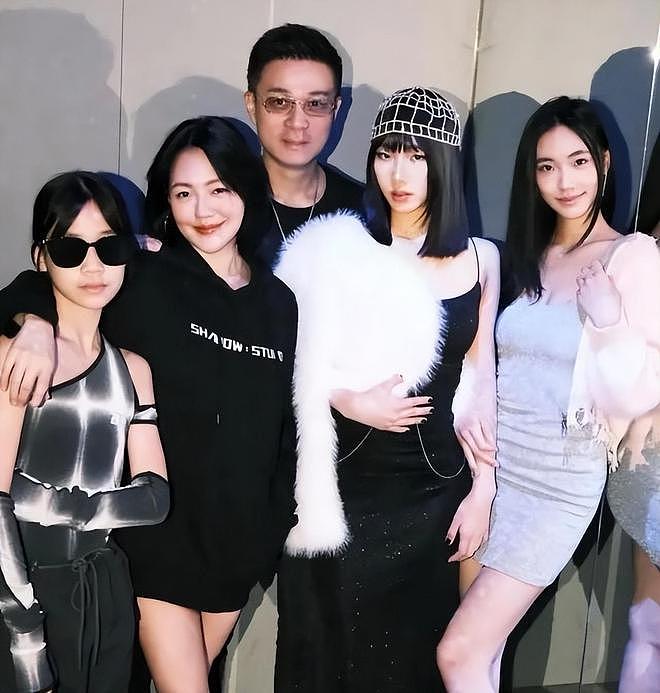 小S大女儿elly纪念姨妈大S:最亮的那一颗,总让我多看一眼(组图) - 14
