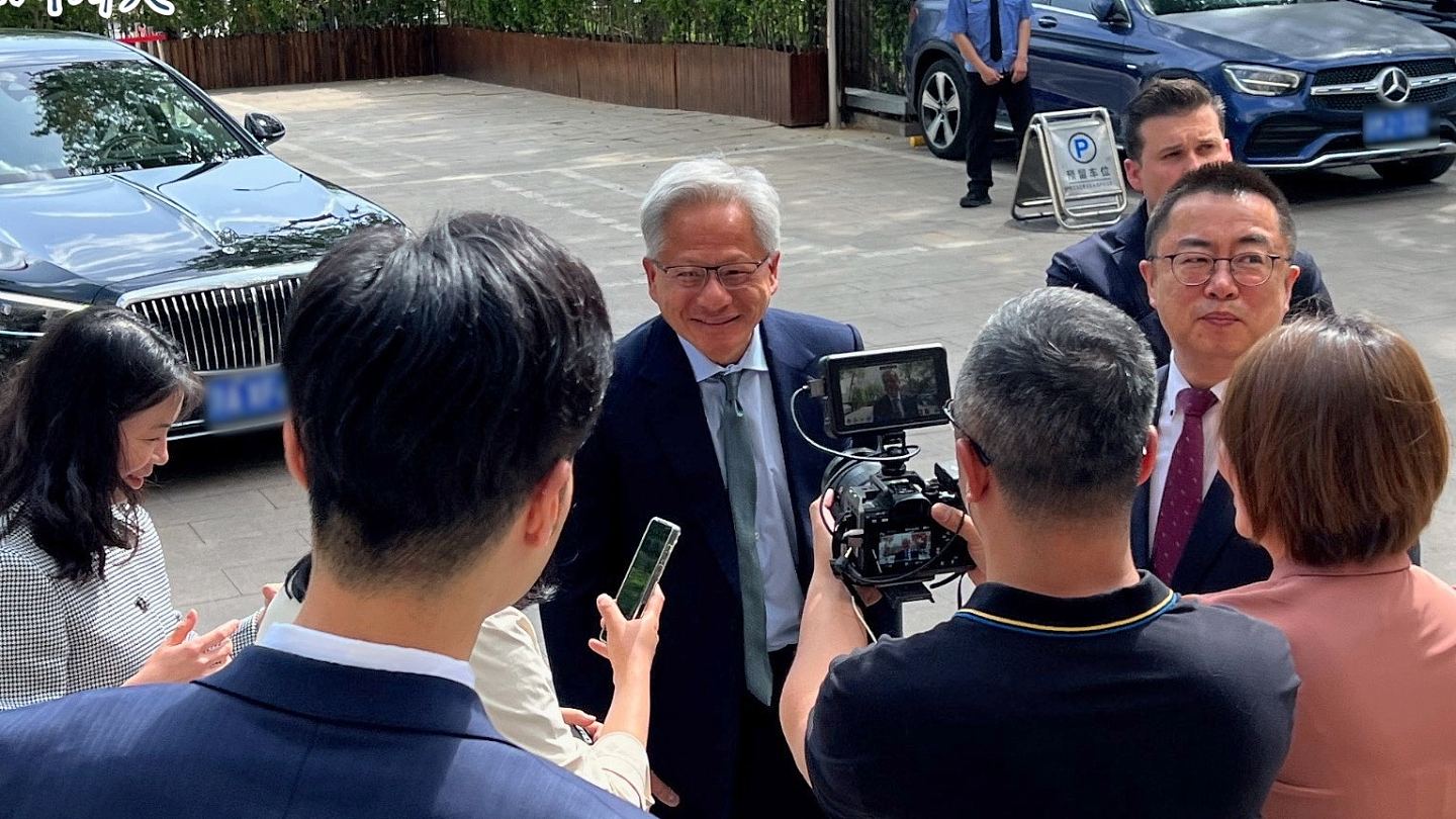 黄仁勋紧急访华，敏感时期这一行为说明一切（组图） - 2