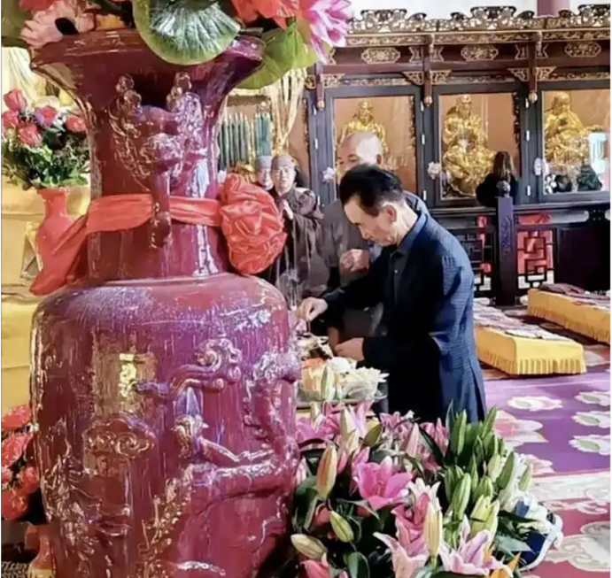 80亿股权被冻结后 王健林已瘦到皮包骨头（组图） - 1