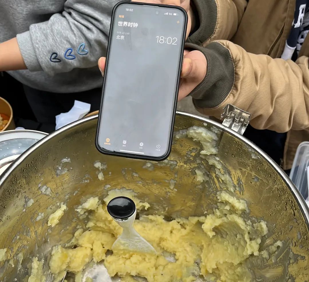 他从复旦退学卖土豆泥，24岁的出格人生引人唏嘘（组图） - 18