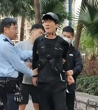 世纪渣男再次被捕！被压在地上大喊救命，家暴老婆终于遭报应（组图） - 4