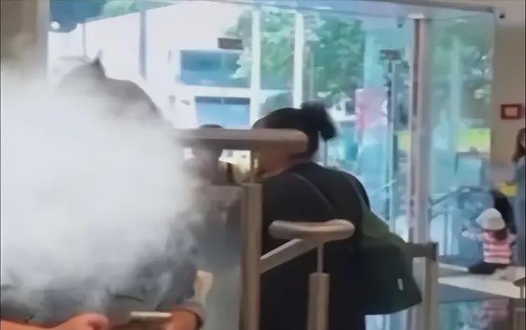 反转！女子在香港用普通话点餐遭歧视后续，涉事餐厅曝光视频流出（组图） - 4