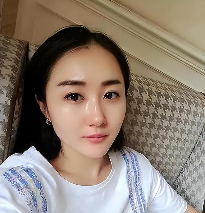 宋小宝抛弃糟糠之妻娶女粉丝，成“人生赢家”，如今过得怎样？（组图） - 4