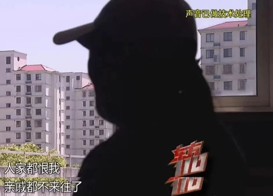 女生被2闺蜜pua八年榨干百万家产,套路细节流出girls help girls秒变笑话(组图) - 9