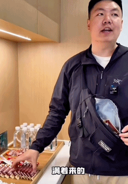 维权失败后“立志吃垮4S店”,新能源车主喊出了最窝囊的维权口号(视频/组图) - 12