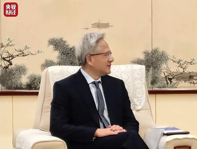 火急火燎赶到中国，不穿皮衣穿西装的老黄，这次是真急了（组图） - 1