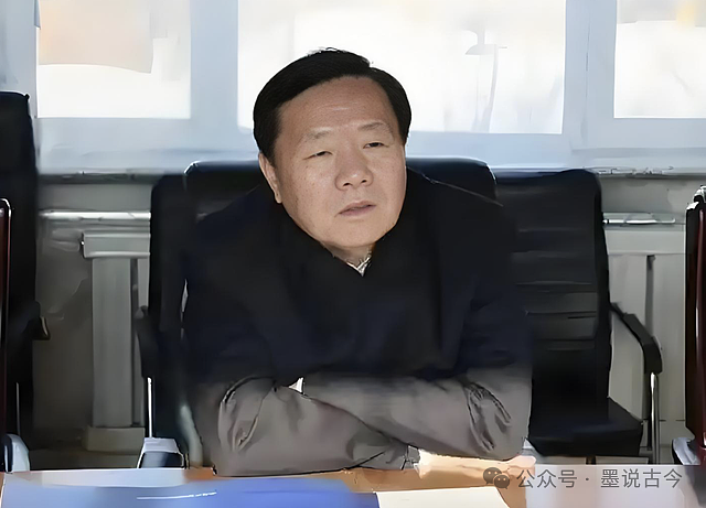 长期包养两名女大学生?哈尔滨“政法老虎”梁野被双开,前任也因贪腐落马(组图) - 5