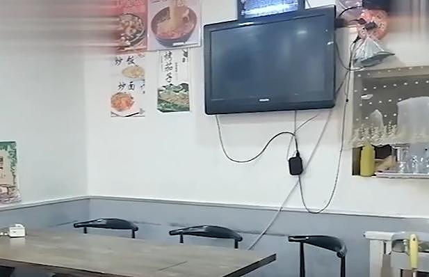 男子带10名女子吃烧烤逃单，事后有人加老板微信认领：“就不给钱”“爱咋咋地”（组图） - 3