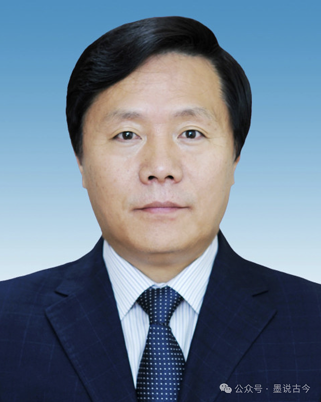 长期包养两名女大学生?哈尔滨“政法老虎”梁野被双开,前任也因贪腐落马(组图) - 1